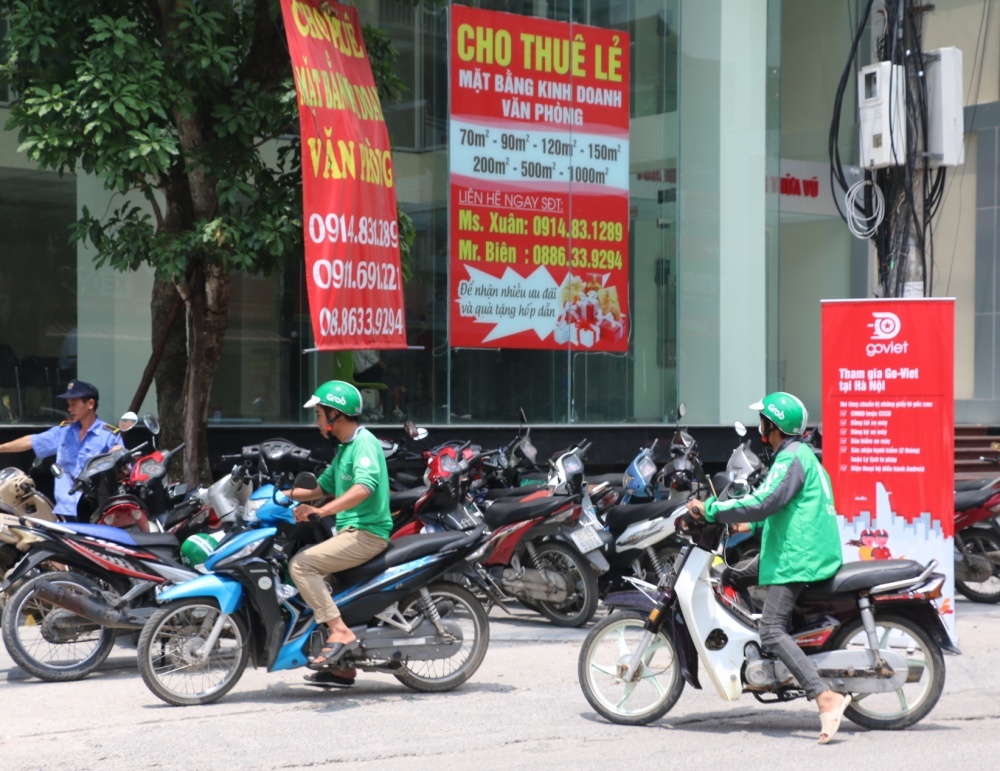Nhiều tài xế của Uber, Grab đầu quân cho Go – Việt