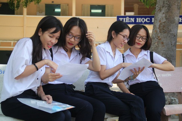 Khó biên soạn đề thi với mục tiêu “2 trong 1”