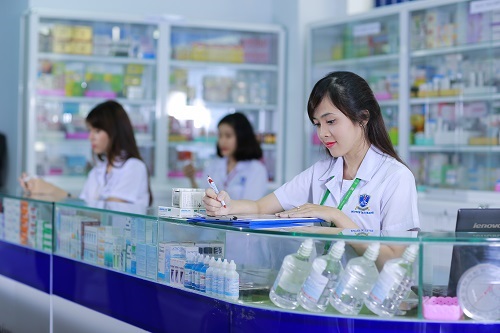 Xét tuyển Văn bằng 2 Cao đẳng Dược nên lựa chọn Trường nào?