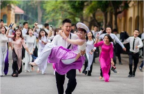 Nam sinh nộp đơn vào Trường Cao đẳng Y Dược để có cơ hội tìm bạn gái