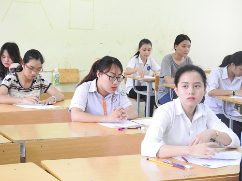 Thí sinh bị điểm liệt một trong hai bài thi tổ hợp có được xét tốt nghiệp không?