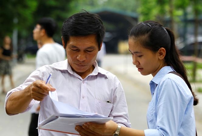 Xét tuyển Đại học, Cao đẳng: Hàng chục tỷ đồng nộp đi không trở lại?