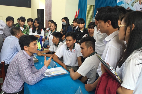 Hướng dẫn thí sinh lựa chọn nghề để không thất nghiệp sau khi ra trường