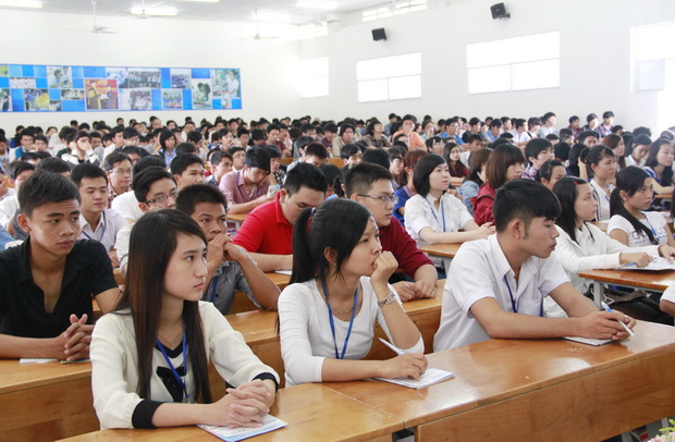 Tỉ lệ sinh viên có việc làm các trường báo cáo có đáng tin?