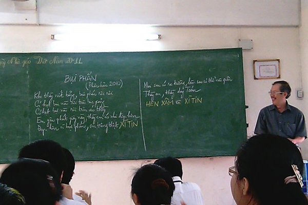 Tìm hiểu những đồ dùng gắn liền với thầy cô giáo trong ký ức của thời học sinh