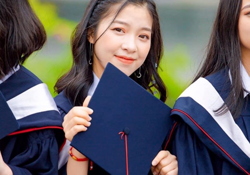 Nữ sinh xinh đẹp được tuyển thẳng vào Đại học Dược Hà Nội là ai?