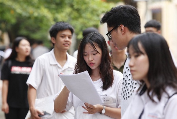 Học sinh nên dựa vào đề minh họa thpt quốc gia 2019 để ôn tập 