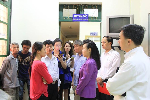 Bộ trưởng Bộ Y tế kiểm tra đột xuất 2 bệnh viện Trung ương