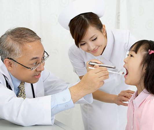 Thí sinh bị cận có được học Cao đẳng Điều dưỡng hay không?