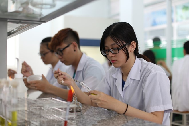 Chọn học Cao đẳng Dược cơ hội việc làm cao, đầu vào dễ