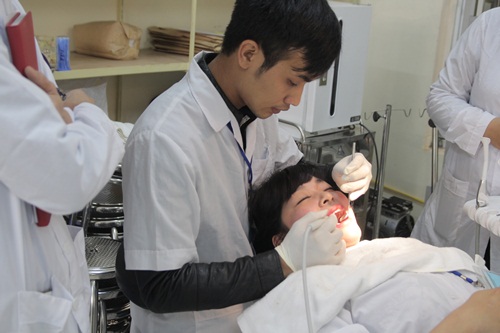 Bác sĩ sinh tháng mấy thì cả đời không lo thiếu tiền?