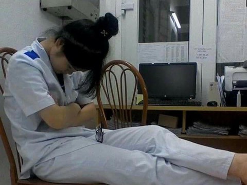 Sinh viên Y Dược “Ăn tranh thủ, ngủ khẩn trương, ế là chuyện bình thường!”