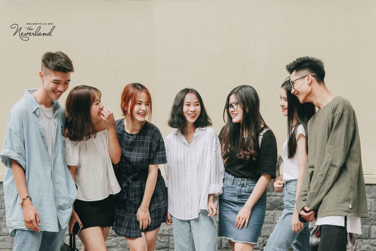 Bàn về vấn đề trang phục của sinh viên hiện nay: Hiện đại hay Truyền thống?
