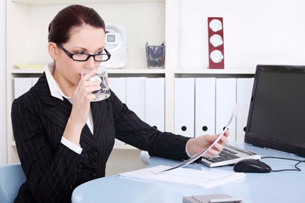 Bật mí bí quyết chăm sóc da cho dân văn phòng