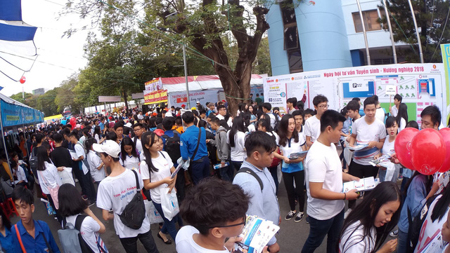 Trường Cao đẳng Y Dược Pasteur tham gia Ngày hội tư vấn tuyển sinh năm 2018