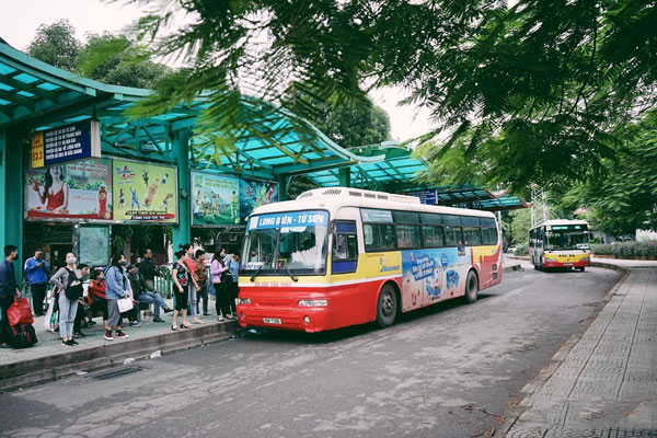 Có lúc “ghét cay ghét đắng” nhưng chẳng sinh viên nào quên được những kỷ niệm trên xe bus!