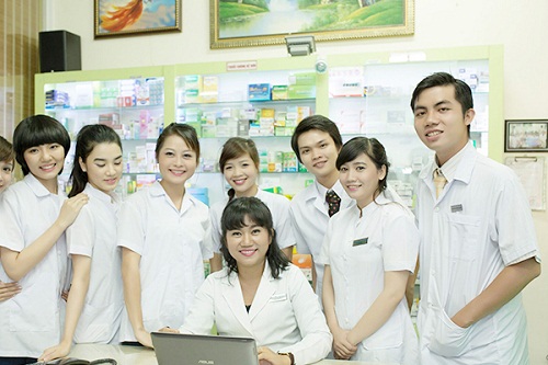 Học Cao đẳng Dược Hà Nội ra trường có được đứng tên chủ quầy thuốc?