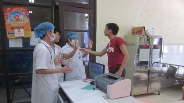 Nguyên nhân của bạo hành y tế là do đâu?