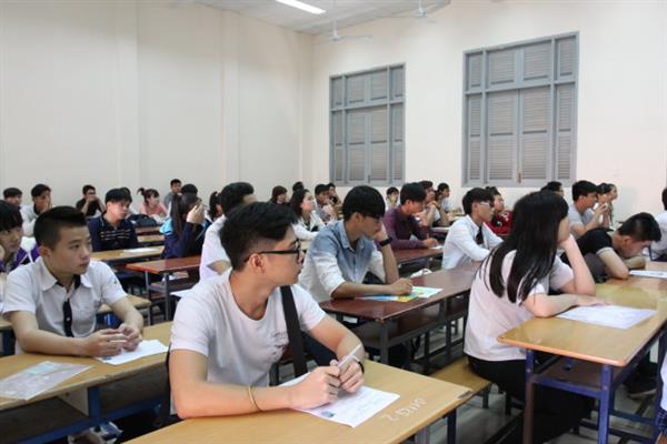 Tổ hợp môn Xã hội: Khó đạt điểm cao