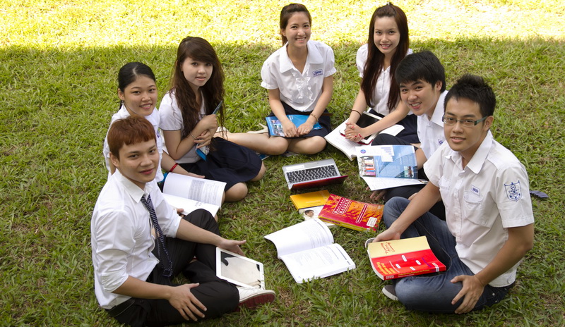 Vào Đại học đổi đời hay vỡ mộng?