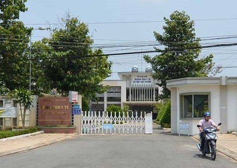 Chúng ta kết hôn chứ, bà bác sĩ? Xin lỗi ông bác sĩ, ông có thể chờ tôi học xong rồi kết hôn được không? Chúng ta kết hôn chứ, bà bác sĩ? Xin lỗi ông bác sĩ, ông có thể chờ tôi học xong rồi kết hôn được không?