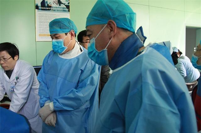  Đã đến lúc cần quan tâm hơn đến cán bộ ngành Y tế