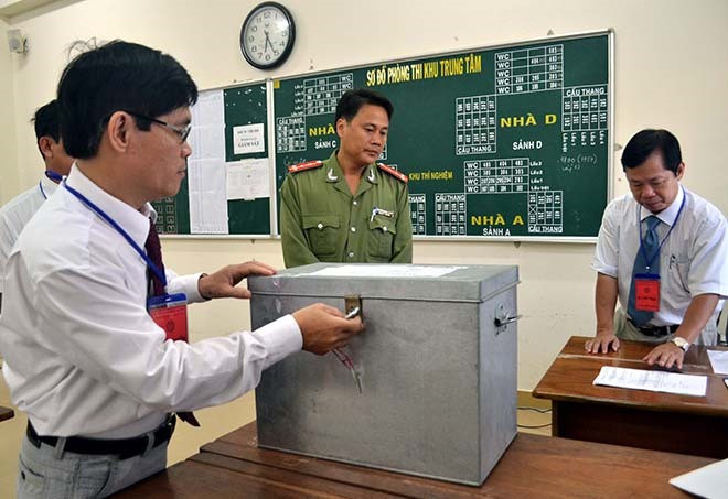 Làm lộ bí mật đề thi có thể bị phạt 20 đến 30 triệu đồng