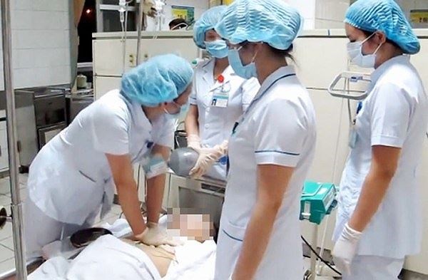 Ngành Y có nên bắt buộc cán bộ Y tế mua bảo hiểm tai nạn nghề Y?
