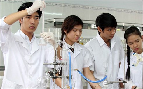 Các trường mở doanh nghiệp, liệu học phí có tăng vô tội vạ?