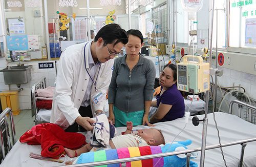 Xin hãy hiểu hơn cho những người mặc áo Blouse trắng ngành Y