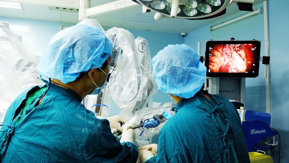 Robot làm thay bác sĩ nhiều điều