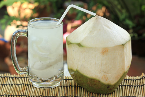 Nước dừa có nhiều công dụng hữu ích