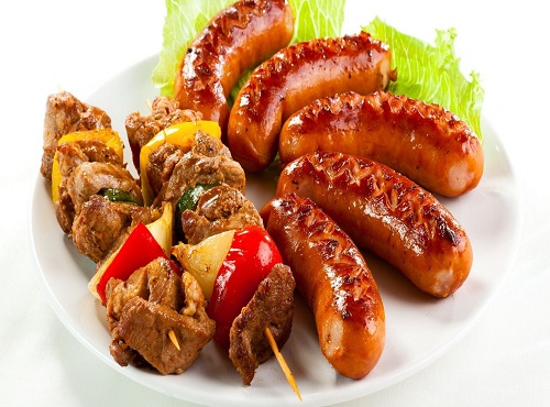 Nguy cơ bị ung thư tăng 20% do tác hại của xúc xích 