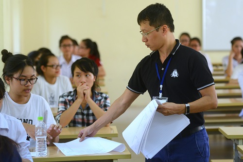 Điểm thi được làm tròn đến hai chữ số thập phân